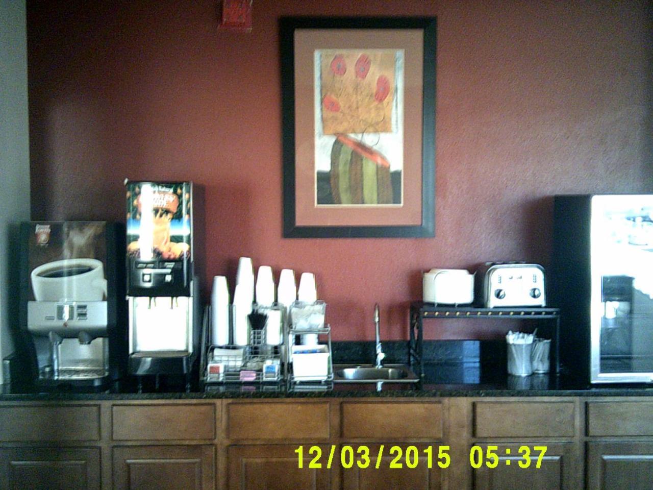 Super 8 By Wyndham Rapid City Rushmore Rd Bagian luar foto
