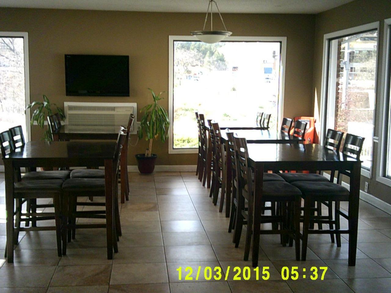 Super 8 By Wyndham Rapid City Rushmore Rd Bagian luar foto